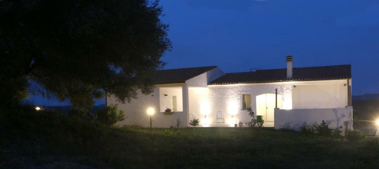 Bnb Anacleto Bassacutena Exterior foto